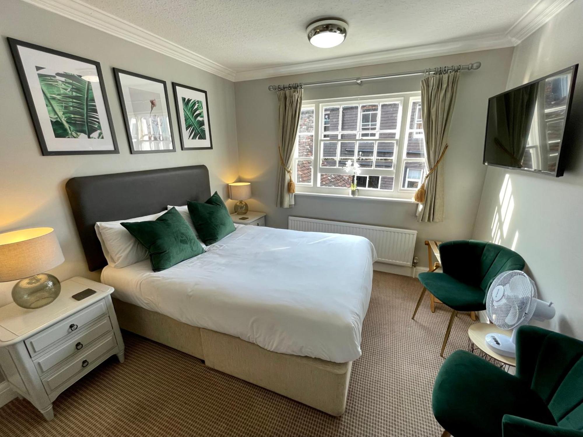 The Abbey Hotel Battle Chambre photo